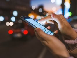 I social ingannano gli utenti: condanna negli Usa per Meta e Google facebook cambia nome