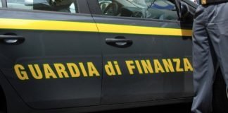 Milano, indagini in corso sulle concessioni in Galleria Vittorio Emanuele e sugli eventi in piazza Duomo concorso Guardia di Finanza