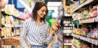 Nuove assunzioni in Campania nei supermecati Sole 365 donna spesa supermercato