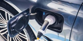 Bruxelles: ecco il primo distributore con solo colonnine elettriche