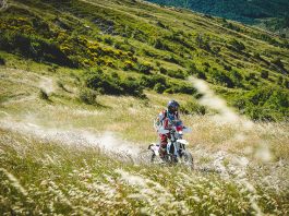 Motori, in sella ad un’Husqvarna per il FenekRally Simone Parca