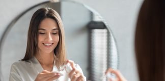 Latte detergente fai da te: la ricetta migliore donna beauty routine latte detergente