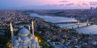 Roma-Istanbul in treno: l’Orient Express è pronto a partire Istanbul veduta notturna