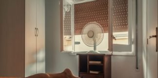 Lo fanno tutti (o quasi): ecco l’errore delle finestre con il caldo Caldo uomo letto ventilatore