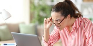 Affaticamento della vista: rimedi naturali e consigli della nonna Donna pc occhi stanchi