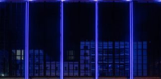 Estate romana: arte e musica con Leonardo Hotels NYXR facciata by night Roma Leonardo Hotels