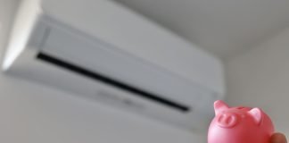 Quanto costa il condizionatore acceso? Con questa temperatura, meno di quanto pensi Condizionatore risparmio salvadanaio