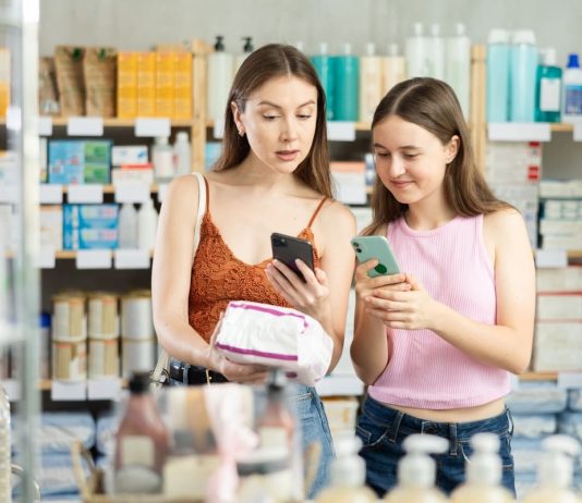 Bonus assorbenti: requisiti, importo e domanda Madre figlia assorbenti farmacia