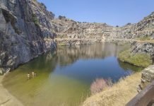 Dopo il bagno al fiume vi prude tutto? Forse, è il prurito del nuotatore Persone bagno lago fiume