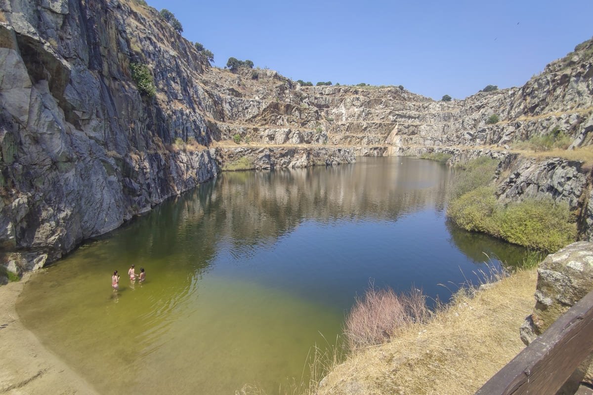 Persone bagno lago fiume Persone bagno lago fiume